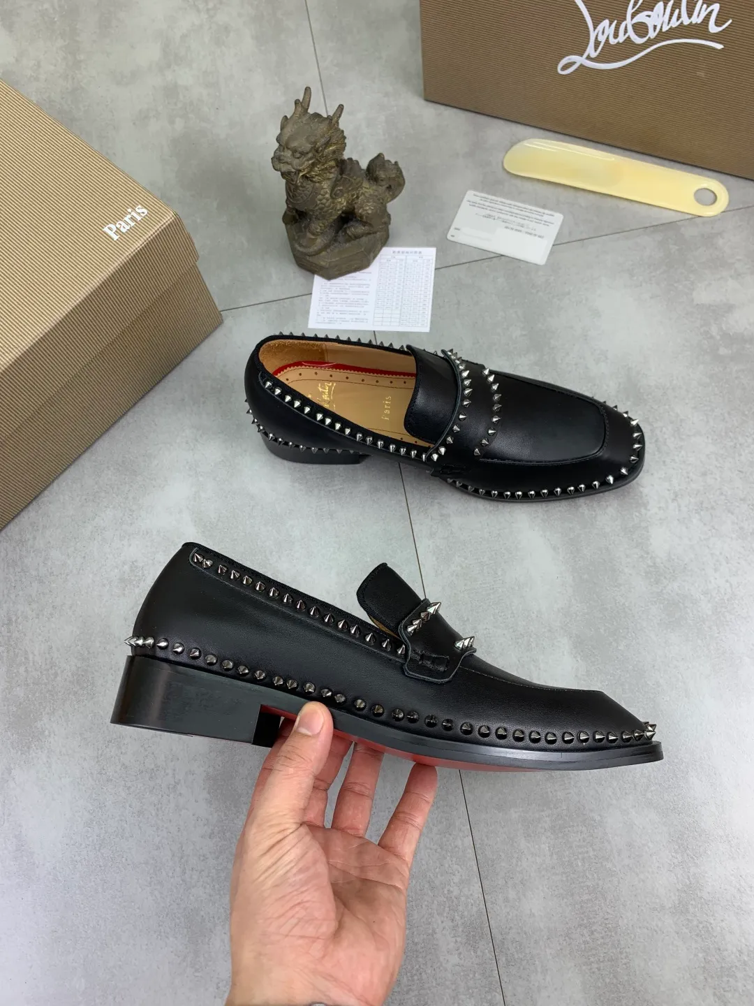Men's shoes 💰P760 new style 💰high version 🇮🇹 CL red bottom series top purchasing original order series🔍🔍/🇮🇹Italian imported cowhide, imported genuine leather lining💪💪, completely 1⃣️ vs 1⃣️🇮🇹💪💪, ⚠Sole: The original sole provided by the original factory, the exclusive movable molded sole is super comfortable, ⚠Original factory follow-up goods, 🔍🔍high quality, you can come in and out at will, welcome to compare ⚠Size: 38-44 (45 46 can be customized)